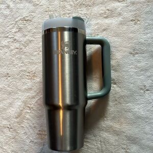 Stanley 30oz Tumber with straw